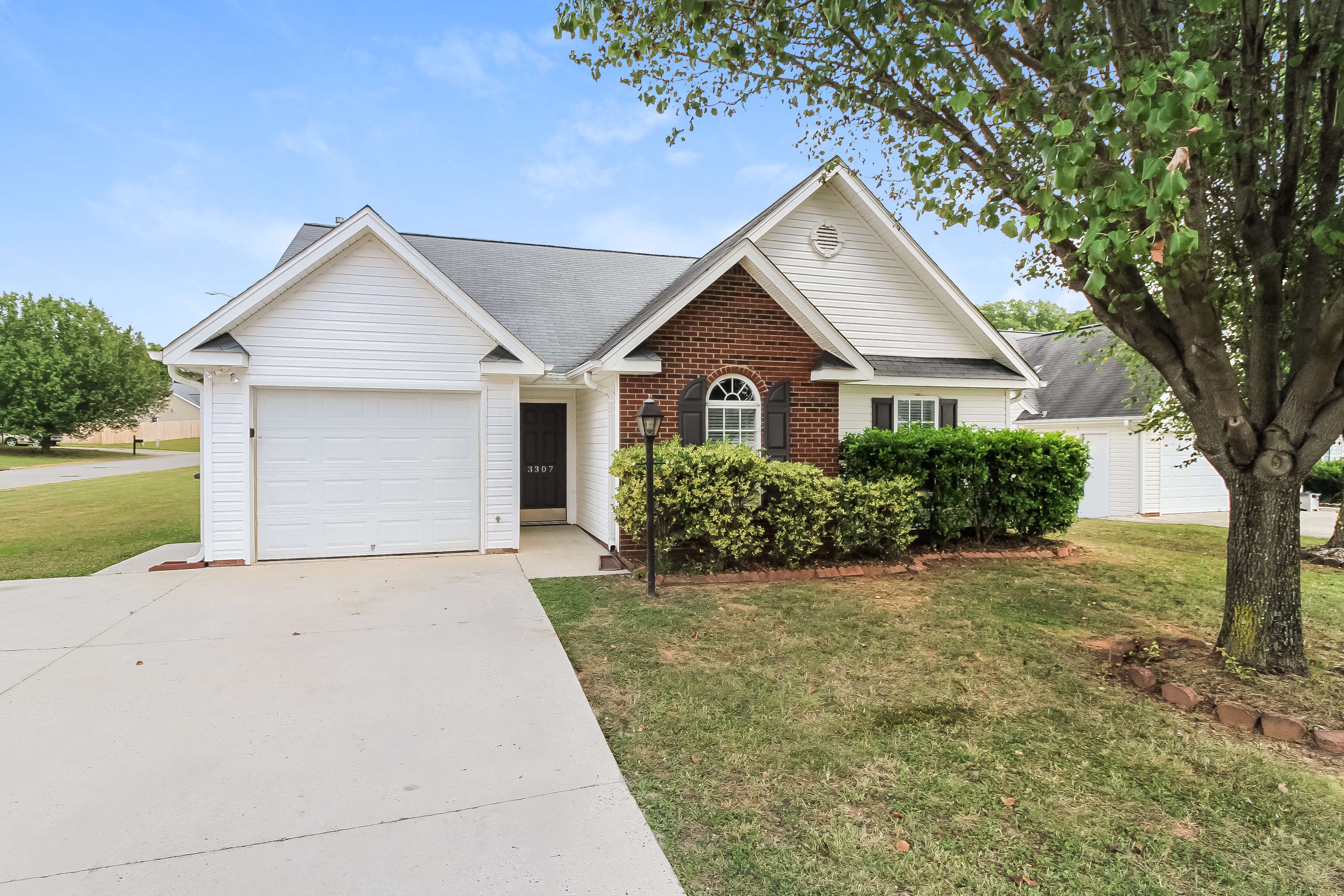 3307 Stavanger Ct Winston-Salem, NC 27127